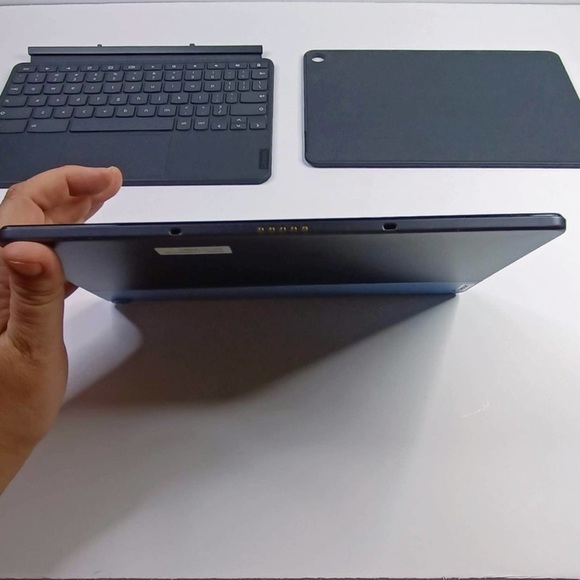 Lenovo quad Chromebook/Tablet - Picture 2 of 7